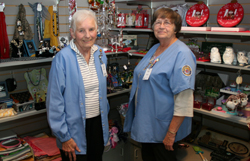 gift shop volunteers